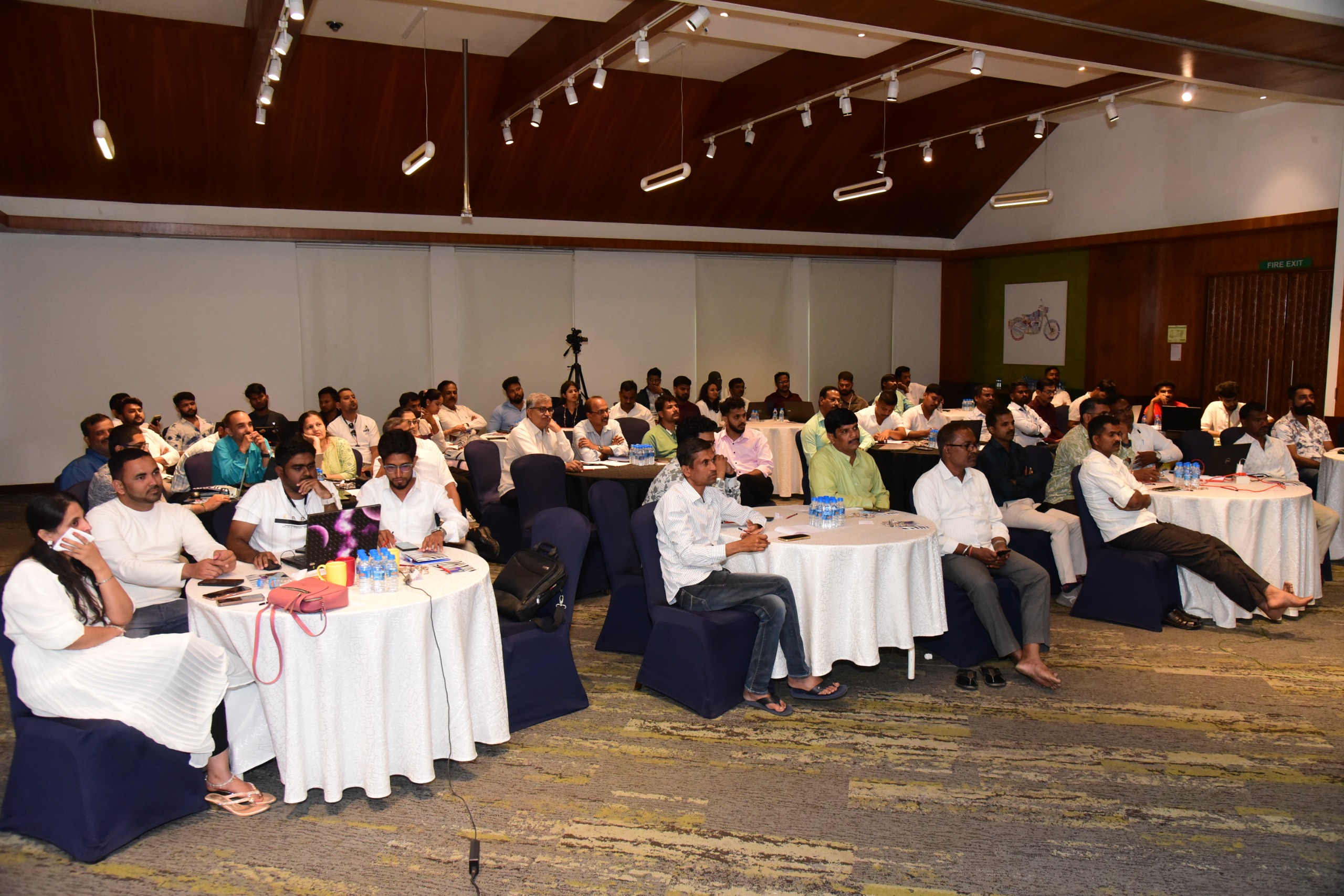 Quest Capital Institute professional trading education environment in Karnataka with students learning stock market and forex trading